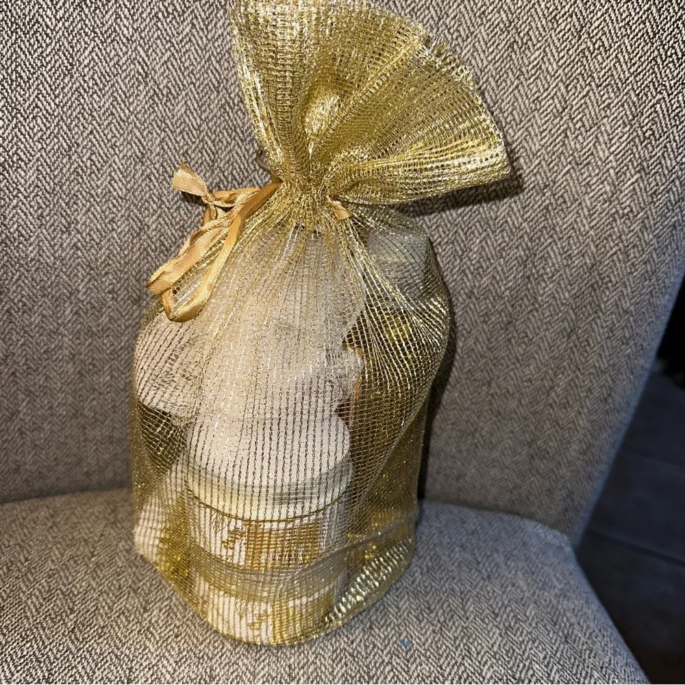 Pure passions Vanilla Sugar bath gift set Brand New Bath Salts Bath Gel & more